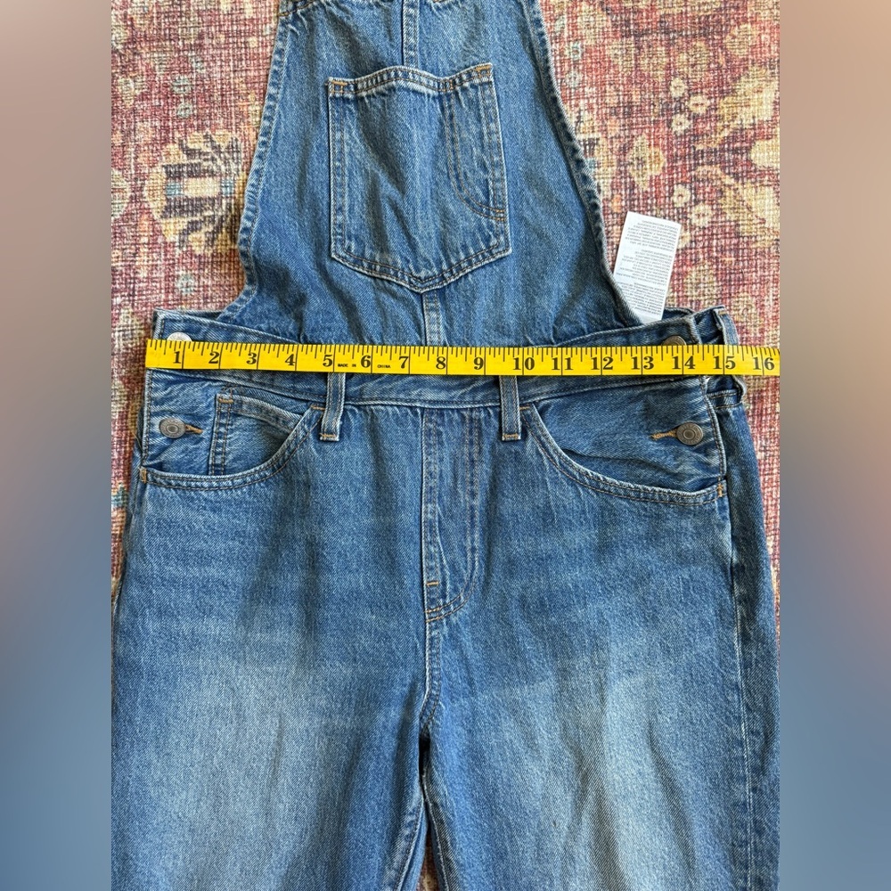 Levi’s Women’s Medium Dylan Blue Denim Overalls - Picture 3 of 13